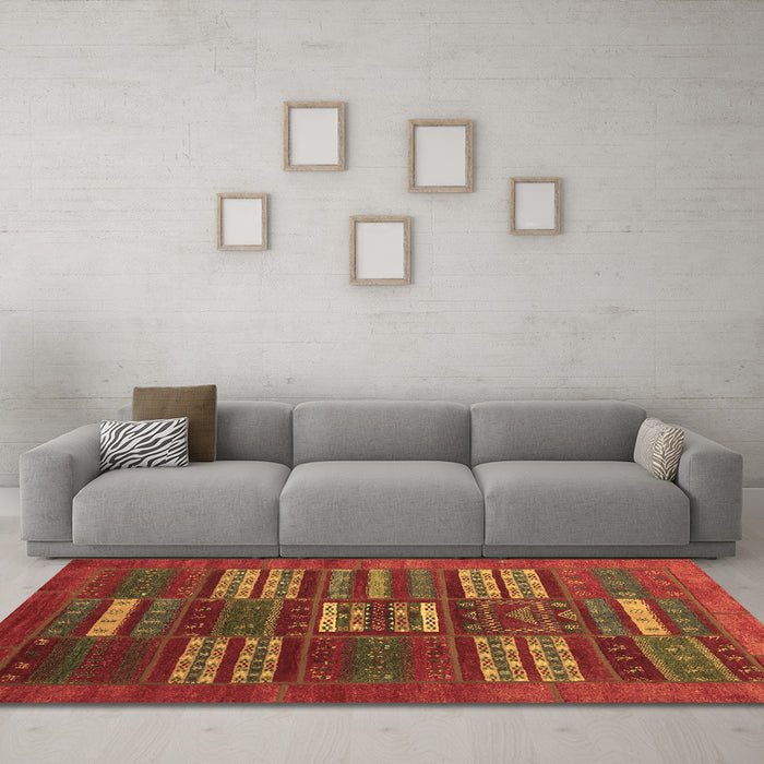 Machine Washable Abstract Brown Contemporary Rug in a Living Room,, wshcon905brn