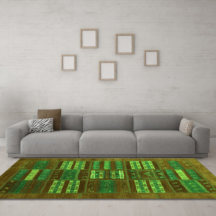 Machine Washable Abstract Green Contemporary Area Rugs in a Living Room,, wshcon905grn