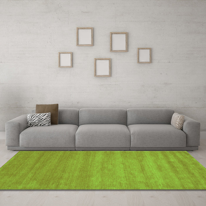 Machine Washable Abstract Green Contemporary Area Rugs in a Living Room,, wshcon90grn