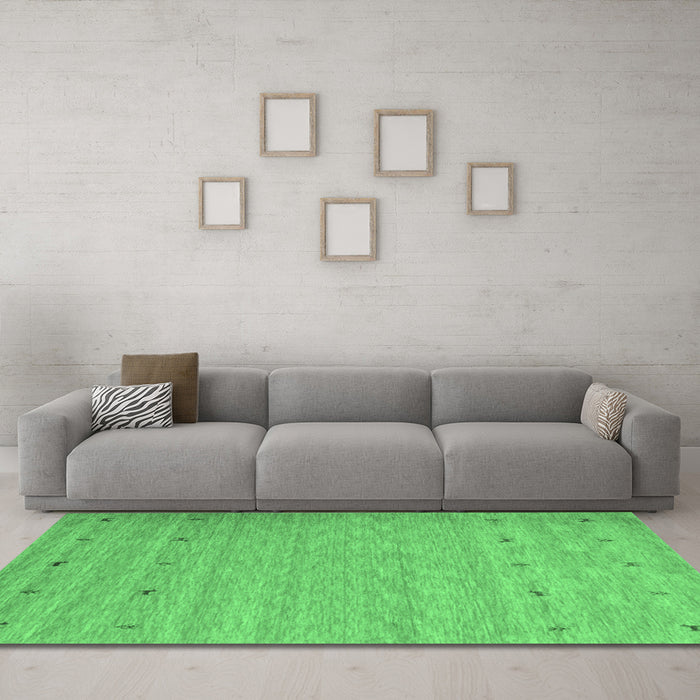 Machine Washable Abstract Emerald Green Contemporary Area Rugs in a Living Room,, wshcon912emgrn