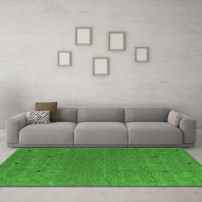 Machine Washable Abstract Green Contemporary Area Rugs in a Living Room,, wshcon913grn