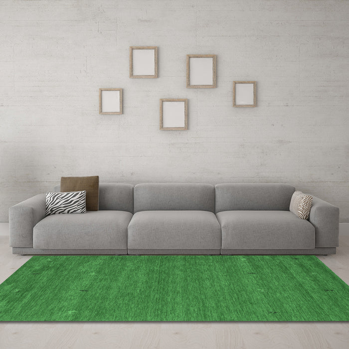 Machine Washable Abstract Emerald Green Contemporary Area Rugs in a Living Room,, wshcon915emgrn