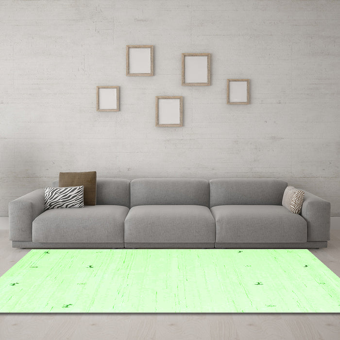 Machine Washable Solid Green Modern Area Rugs in a Living Room,, wshcon917grn