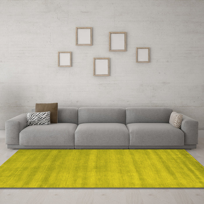 Machine Washable Abstract Yellow Contemporary Rug in a Living Room, wshcon91yw