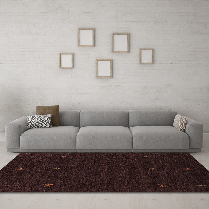 Machine Washable Abstract Brown Contemporary Rug in a Living Room,, wshcon920brn