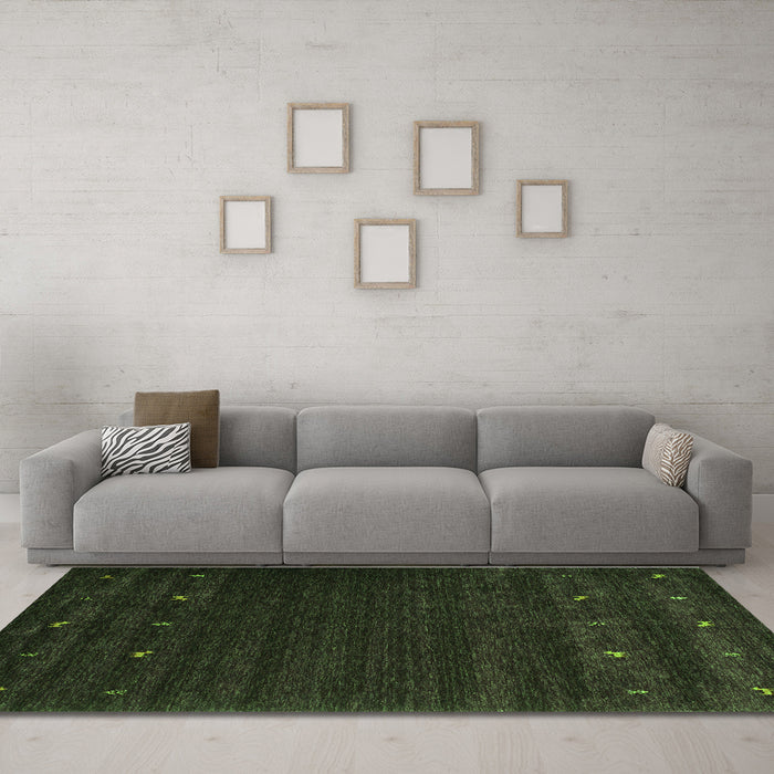 Machine Washable Abstract Green Contemporary Area Rugs in a Living Room,, wshcon928grn