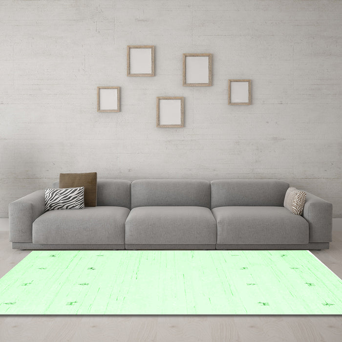 Machine Washable Solid Emerald Green Modern Area Rugs in a Living Room,, wshcon936emgrn