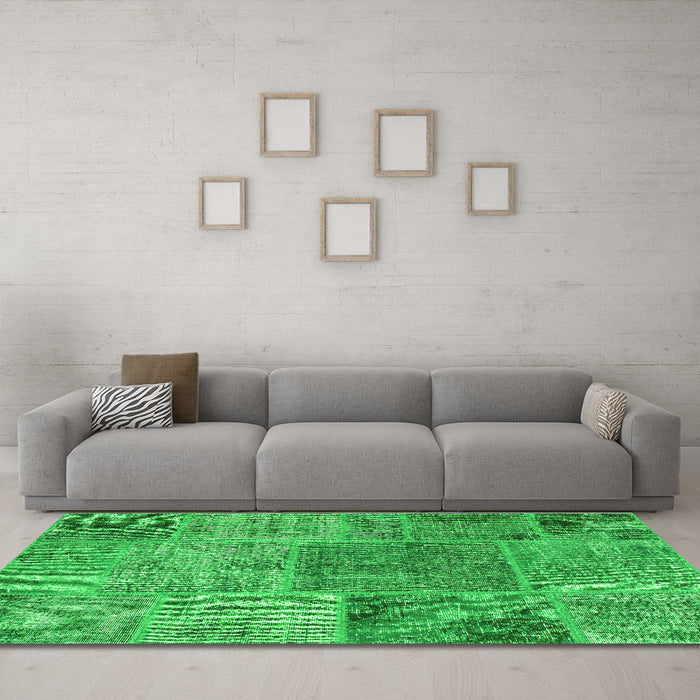 Machine Washable Patchwork Green Transitional Area Rugs in a Living Room,, wshcon940grn