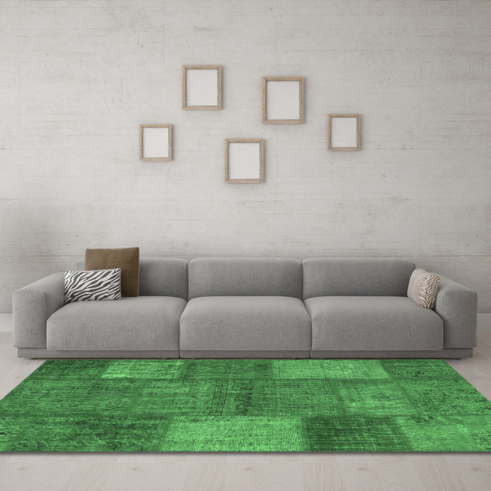 Machine Washable Patchwork Emerald Green Transitional Area Rugs in a Living Room,, wshcon941emgrn