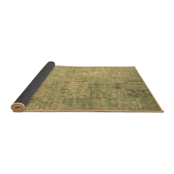 Sideview of Patchwork Brown Transitional Rug, con945brn