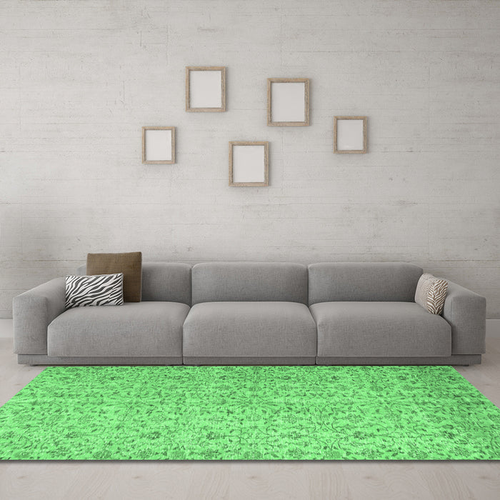 Machine Washable Abstract Emerald Green Contemporary Area Rugs in a Living Room,, wshcon953emgrn