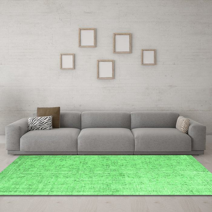 Machine Washable Abstract Emerald Green Contemporary Area Rugs in a Living Room,, wshcon968emgrn