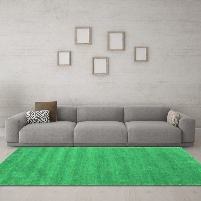 Machine Washable Abstract Green Contemporary Area Rugs in a Living Room,, wshcon96grn