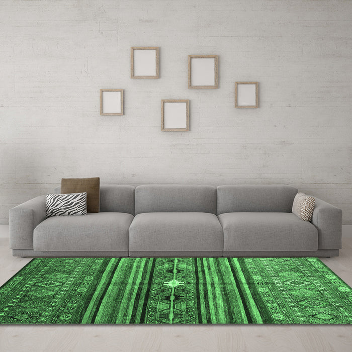 Machine Washable Abstract Emerald Green Contemporary Area Rugs in a Living Room,, wshcon971emgrn