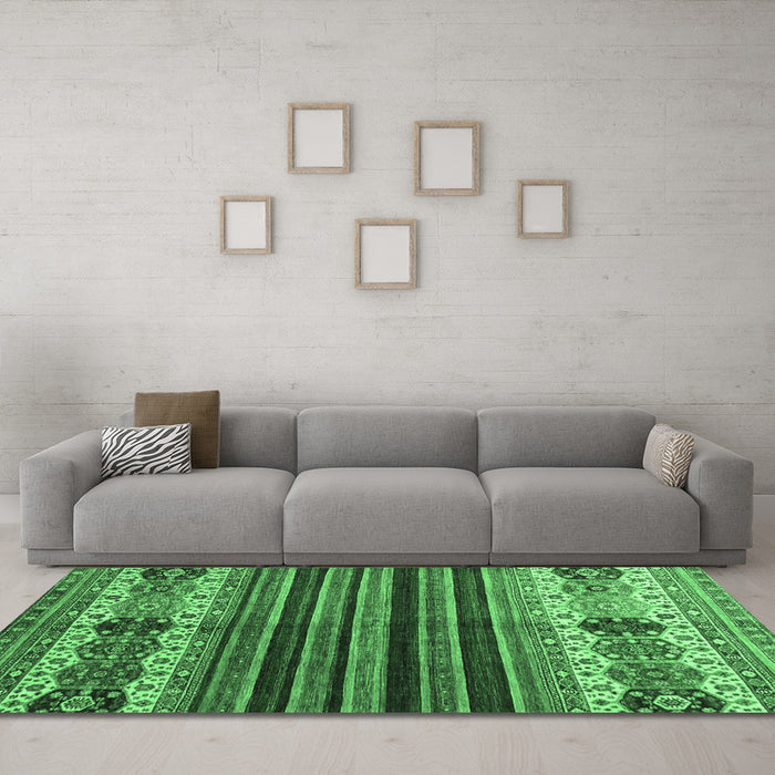 Machine Washable Abstract Emerald Green Contemporary Area Rugs in a Living Room,, wshcon973emgrn
