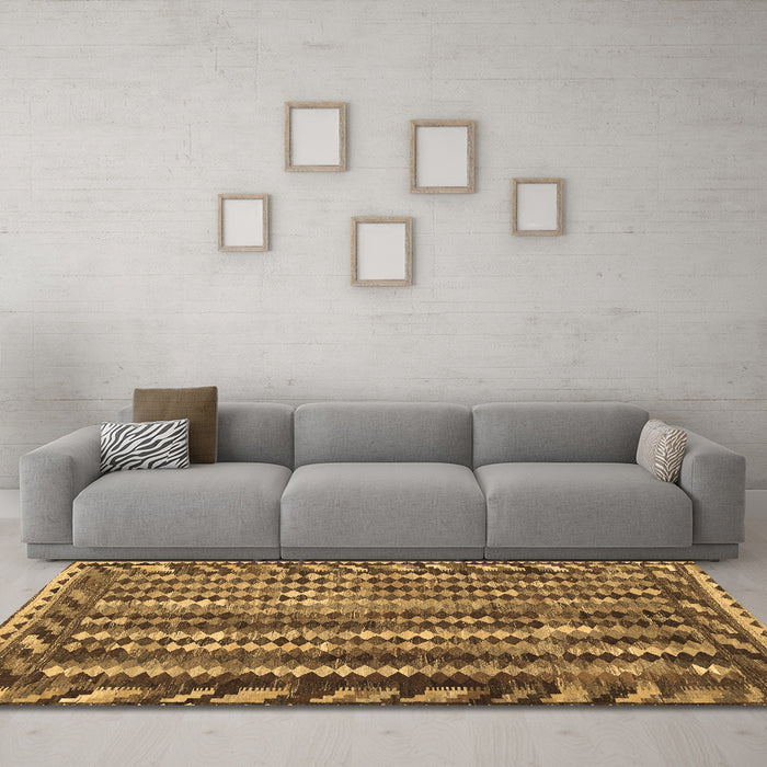 Machine Washable Abstract Brown Contemporary Rug in a Living Room,, wshcon979brn