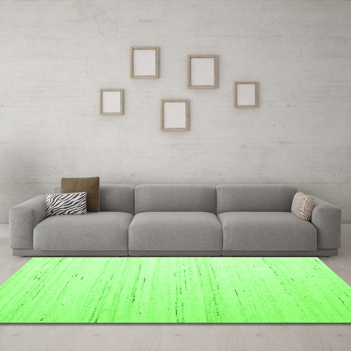Machine Washable Solid Green Modern Area Rugs in a Living Room,, wshcon986grn