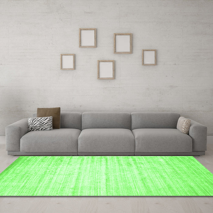 Machine Washable Solid Green Modern Area Rugs in a Living Room,, wshcon987grn