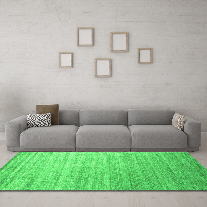 Machine Washable Abstract Green Contemporary Area Rugs in a Living Room,, wshcon989grn