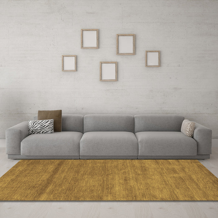 Machine Washable Abstract Brown Contemporary Rug in a Living Room,, wshcon98brn