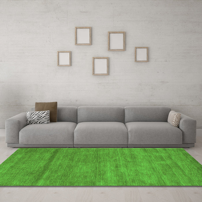 Machine Washable Abstract Green Contemporary Area Rugs in a Living Room,, wshcon98grn