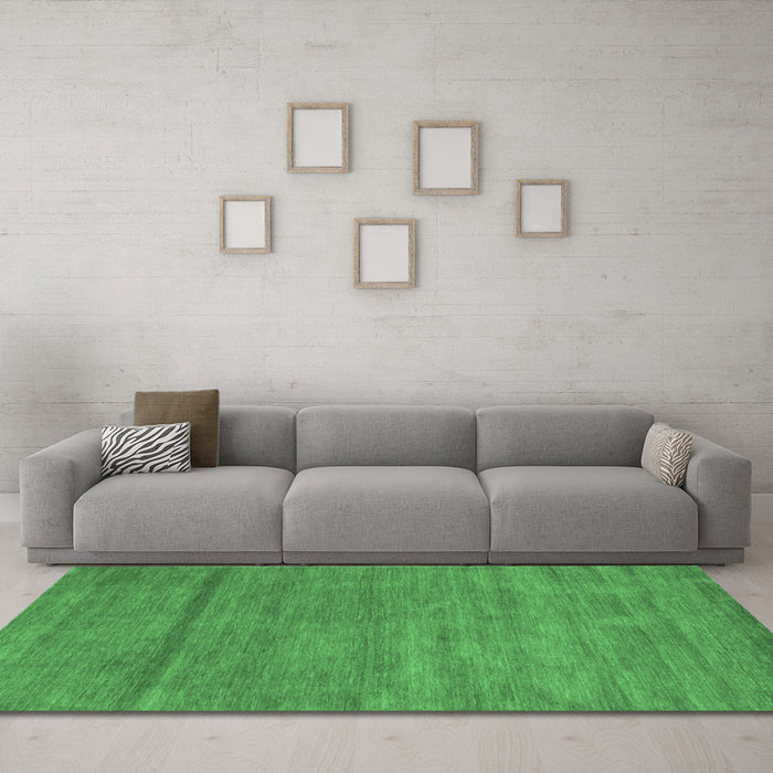 Machine Washable Abstract Emerald Green Contemporary Area Rugs in a Living Room,, wshcon98emgrn