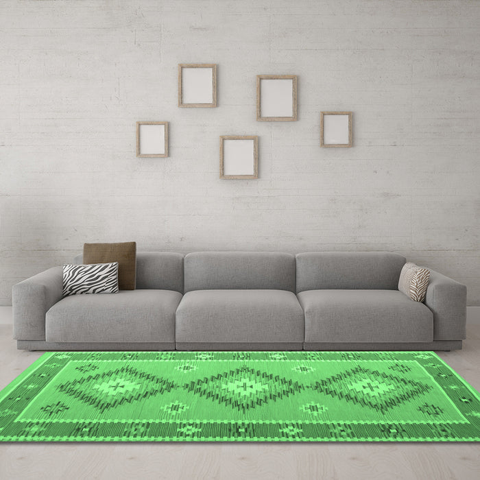 Machine Washable Oriental Emerald Green Traditional Area Rugs in a Living Room,, wshcon992emgrn