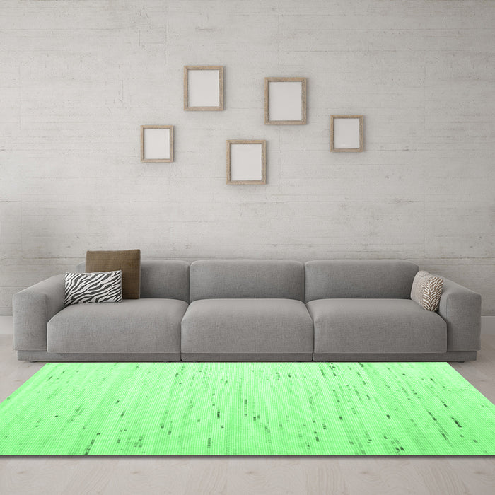 Machine Washable Solid Emerald Green Modern Area Rugs in a Living Room,, wshcon996emgrn