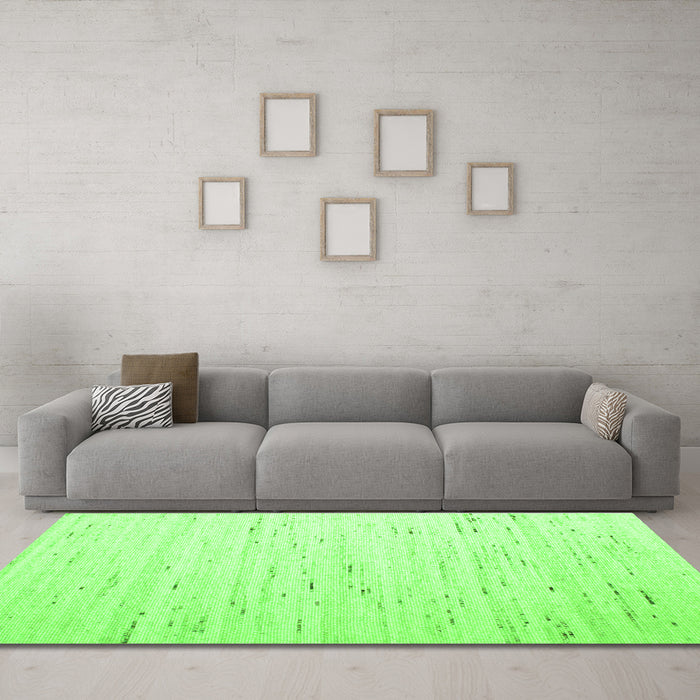 Machine Washable Solid Green Modern Area Rugs in a Living Room,, wshcon996grn