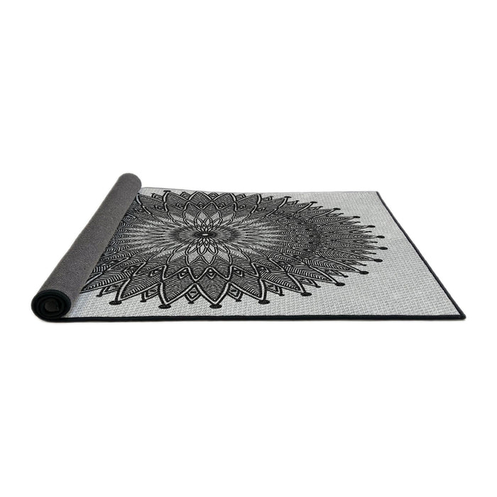 Thickness of Patterned Light Black Novelty Rug, pat1905