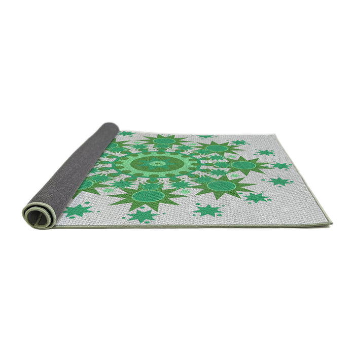 Thickness of Patterned Green Novelty Rug, pat1908