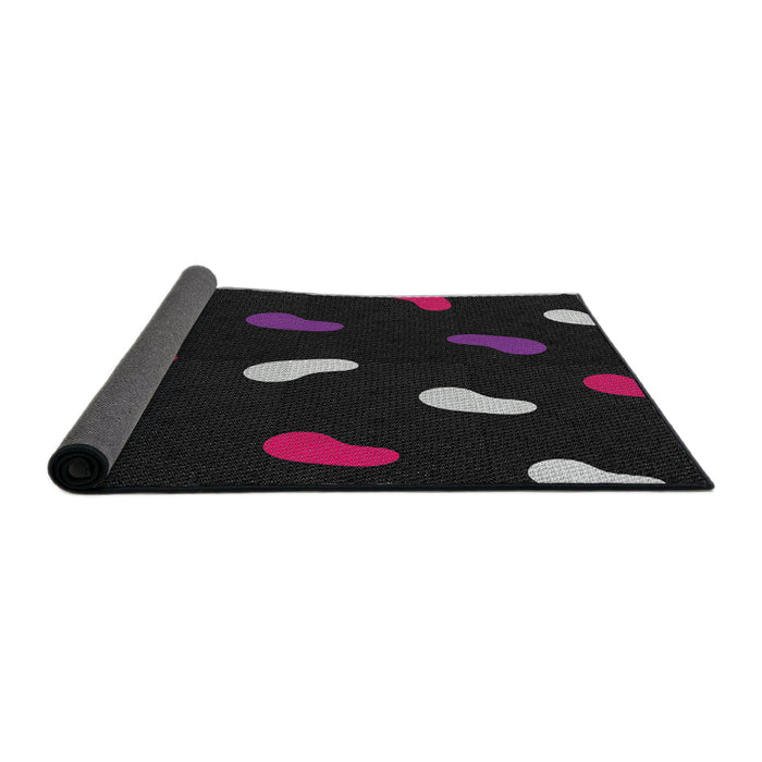 Thickness of Patterned Black Novelty Rug, pat2269
