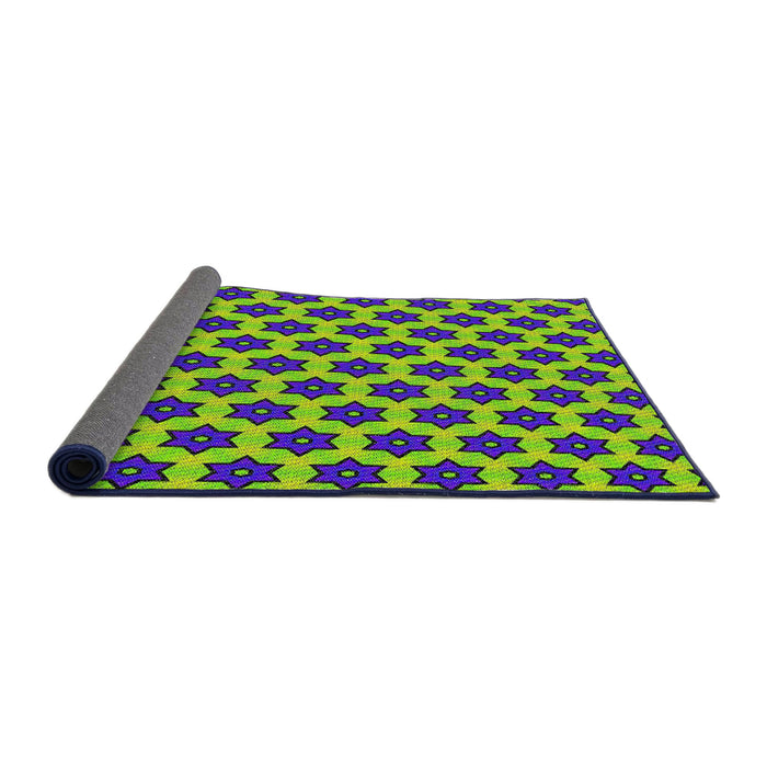 Thickness of Patterned Green Novelty Rug, pat2452