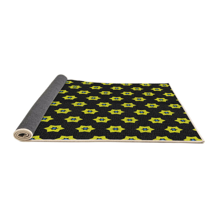 Thickness of Patterned Black Novelty Rug, pat2671