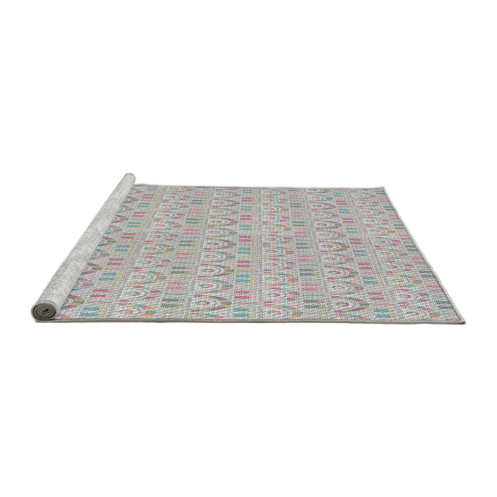 Serging Thickness of Machine Washable Transitional Platinum Gray Rug, wshpat3240