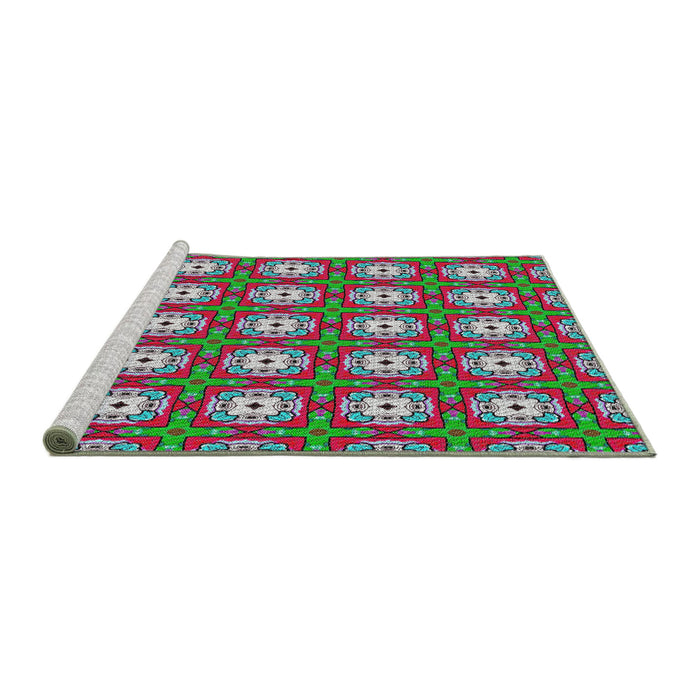 Serging Thickness of Machine Washable Transitional Green Rug, wshpat3417