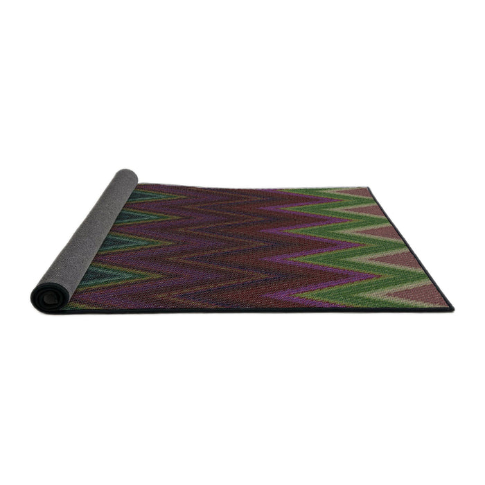 Thickness of Patterned Mid Gray Novelty Rug, pat3589