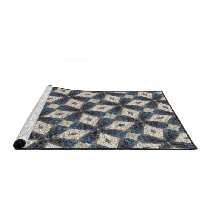 Serging Thickness of Machine Washable Transitional Silver Pink Rug, wshpat3624