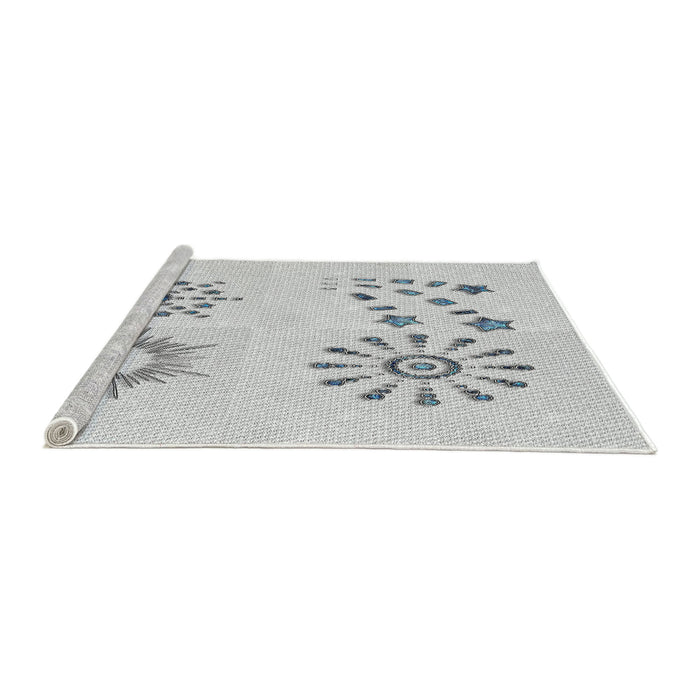 Serging Thickness of Machine Washable Transitional White Smoke Rug, wshpat901