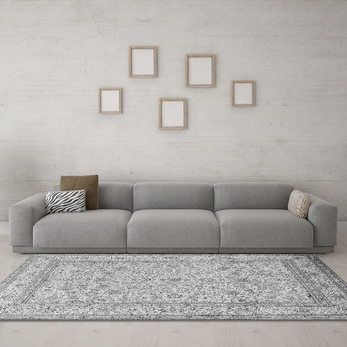 Machine Washable Persian Gray Traditional Rug in a Living Room,, wshtr1002gry
