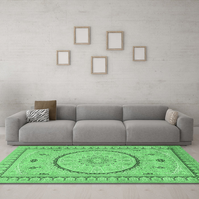 Machine Washable Medallion Emerald Green Traditional Area Rugs in a Living Room,, wshtr1003emgrn