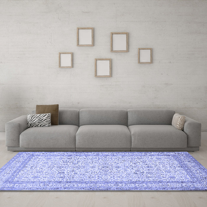 Machine Washable Persian Blue Traditional Rug in a Living Room, wshtr1006blu