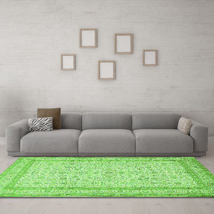 Machine Washable Persian Green Traditional Area Rugs in a Living Room,, wshtr1006grn