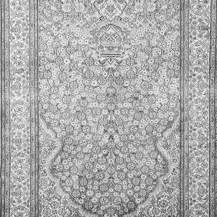 Serging Thickness of Machine Washable Persian Gray Traditional Rug, wshtr1007gry