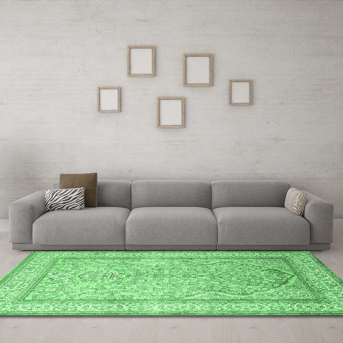 Machine Washable Persian Emerald Green Traditional Area Rugs in a Living Room,, wshtr1007emgrn