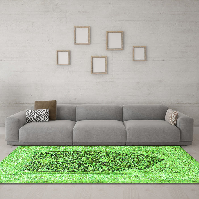 Machine Washable Persian Green Traditional Area Rugs in a Living Room,, wshtr1008grn