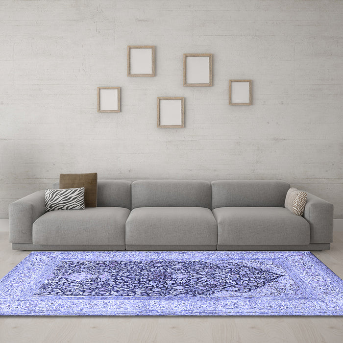 Machine Washable Persian Blue Traditional Rug in a Living Room, wshtr1008blu