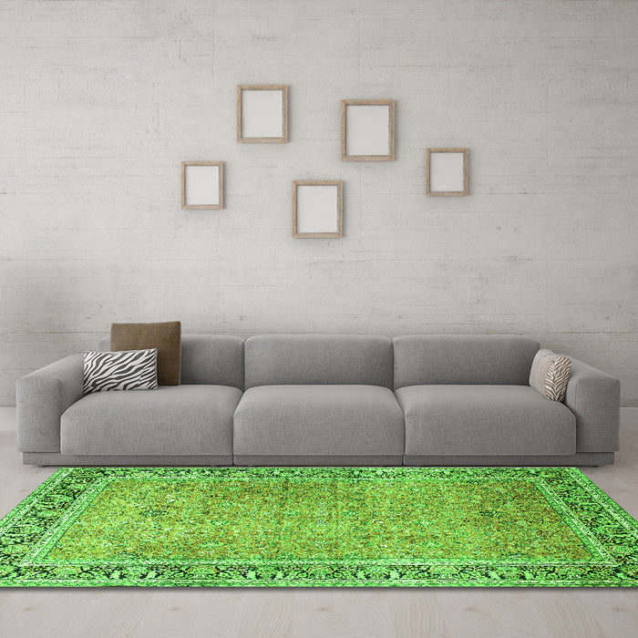 Machine Washable Persian Green Traditional Area Rugs in a Living Room,, wshtr1009grn