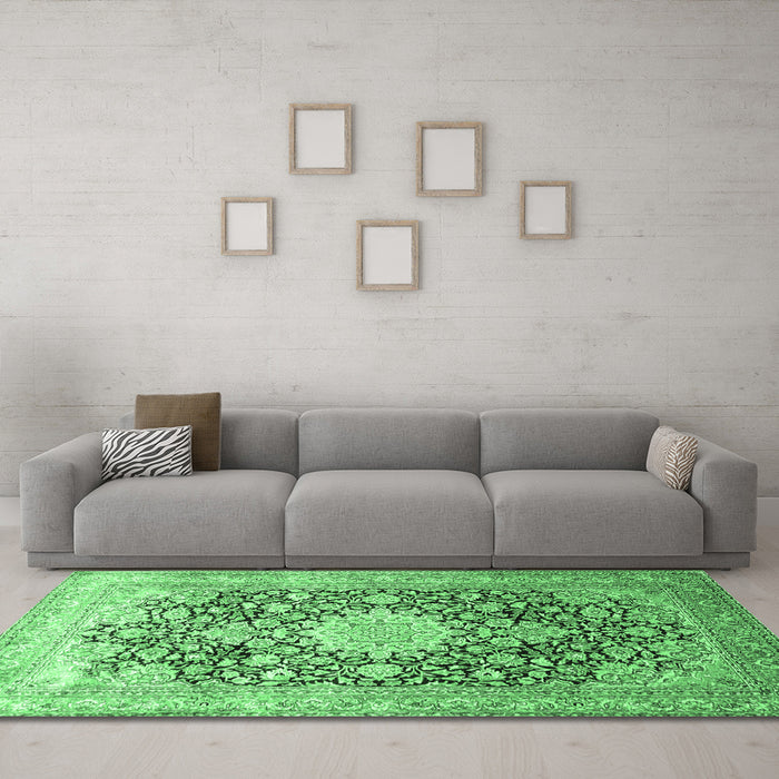 Machine Washable Medallion Emerald Green Traditional Area Rugs in a Living Room,, wshtr1010emgrn