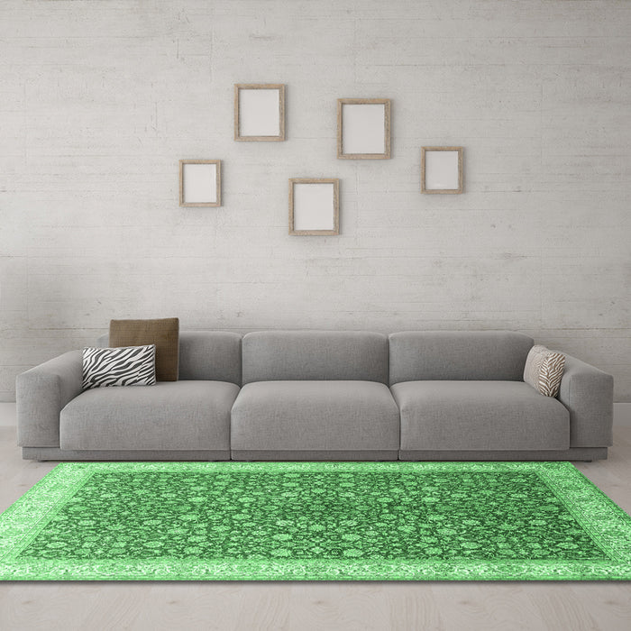 Machine Washable Persian Emerald Green Traditional Area Rugs in a Living Room,, wshtr1011emgrn